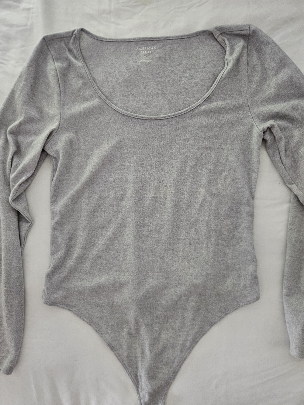 American Eagle Outfitters Light Gray Long-Sleeve Scoop Neck Bodysuit